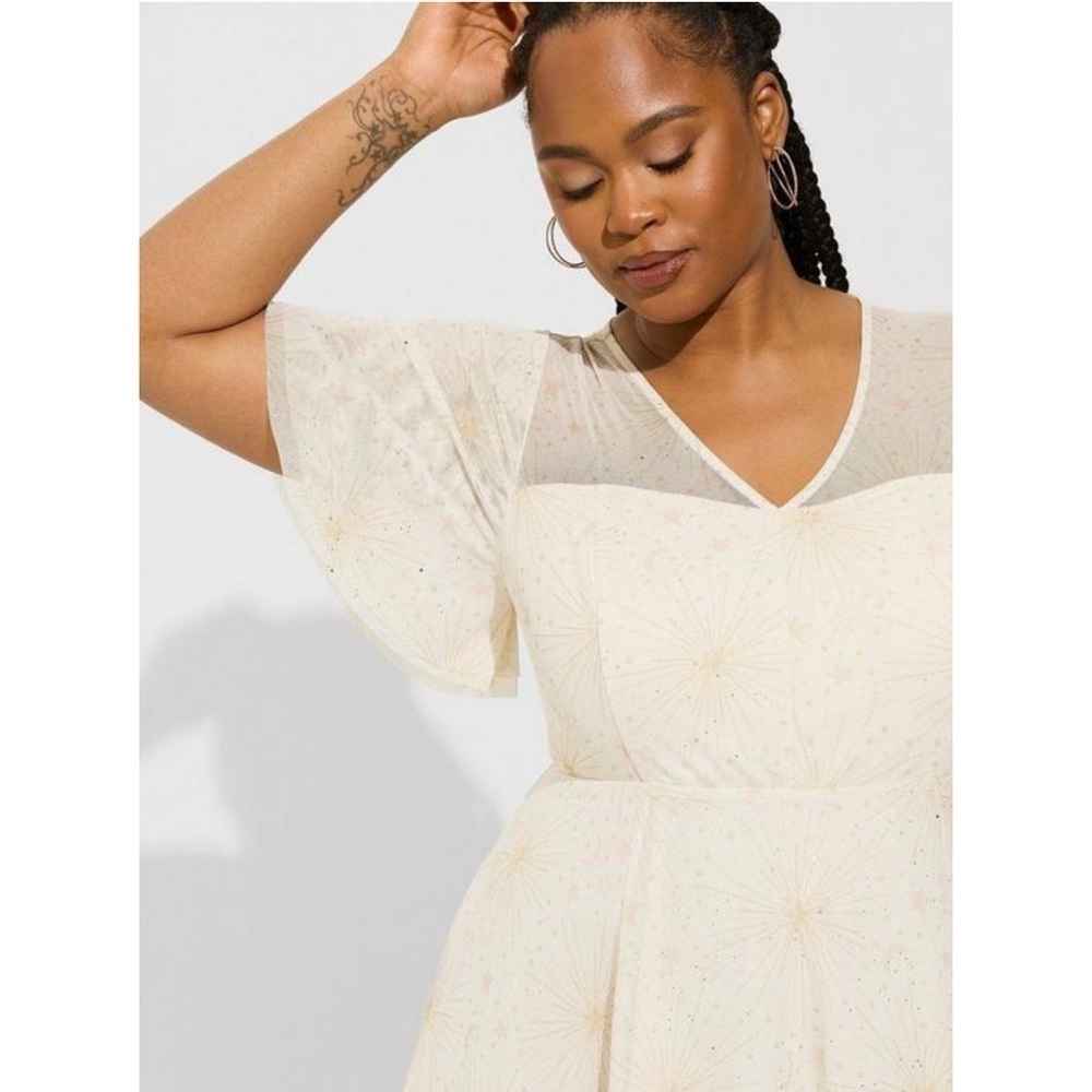 Nwt Torrid Midi Mesh Flutter Sleeve Starburst Dre… - image 3